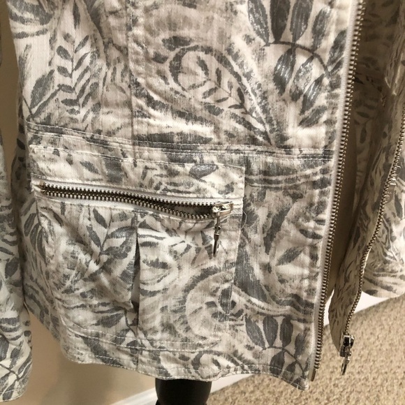 Chico’s Platinum Zip Front Jacket with Zip Pockets and Wrists - Picture 2 of 7